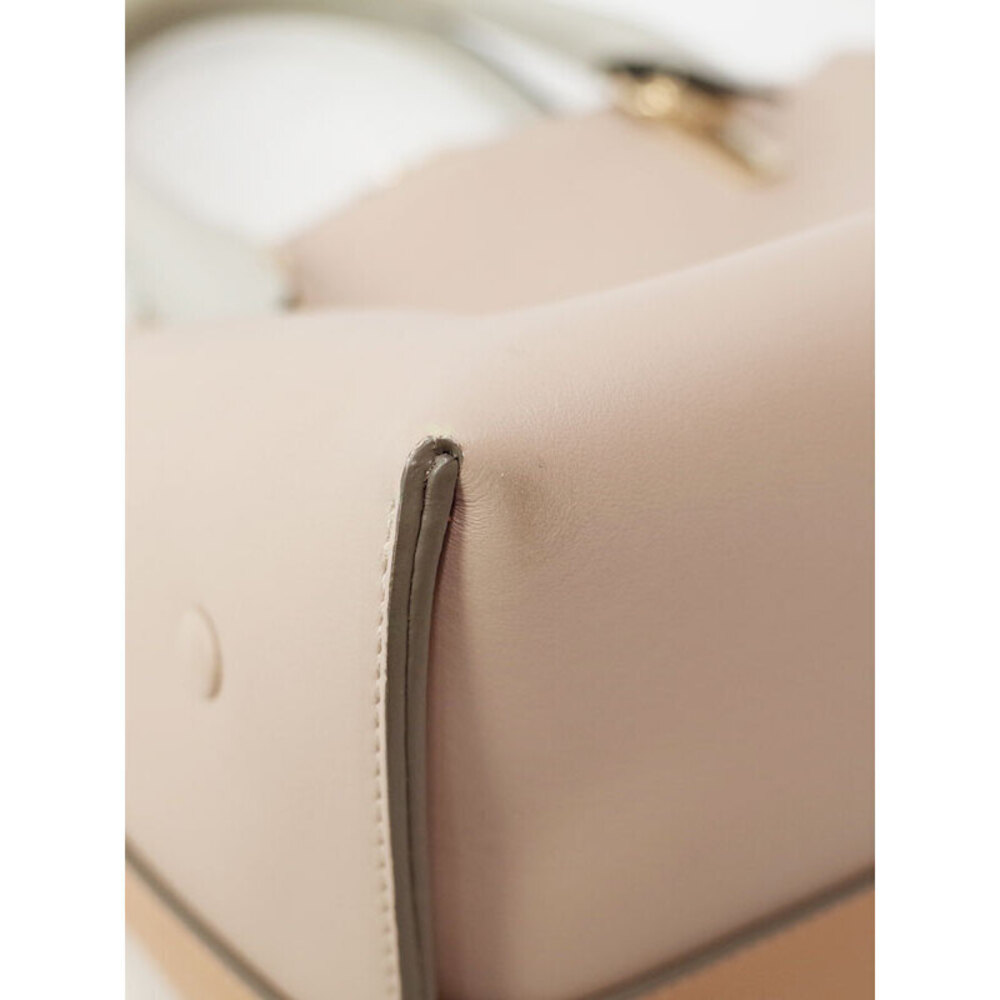 Chloe Bailey Handbag - Picture 4 of 9